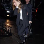 Ana de Armas se suma a la moda del traje masculino
