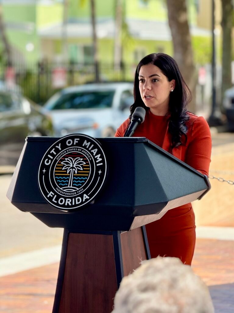 BARBIE HERNÁNDEZ
